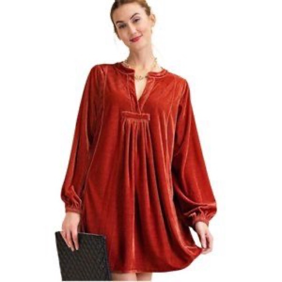 easel Dresses & Skirts - Like New Velvet Easel Dress 🍂